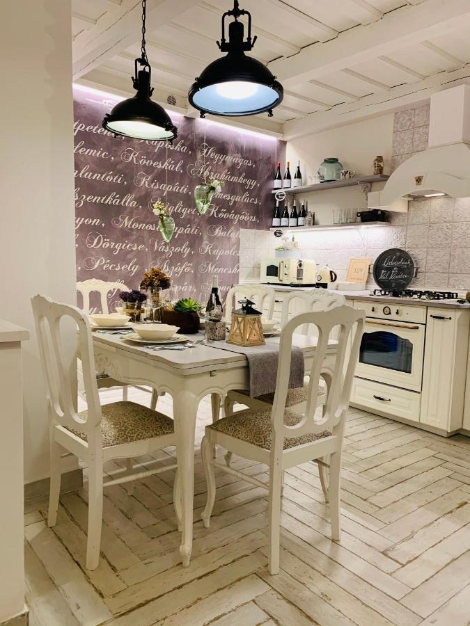 Kal Kove Vendeghaz Es Borteka Holiday home *